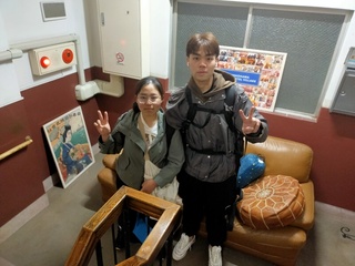 中国、台湾からの留学生です！青森の大学で日本語を学んでいるようです！
今日は和歌山から青春18きっぷで横浜まで来てくれました！
まさに青春ですね！大いに横浜を満喫してください！
